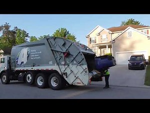 Advanced Disposal: Mack MRU McNeilus Starting Its Route