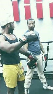 BodyBuilder Vs Pro Boxer!🔥🔥🚀‼️ #motivation #chest #power #bodybuilding #bodybuilder #boxing