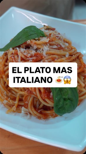 @aromaromacr El PLATO MAS ITALIANO! 😱🇮🇹🍝 🍅 SPAGHETTI AL POMODORO Cuando hay pocos ingredientes, no puedes esconderte: tomate bueno, albahaca fresca, aceite de oliva de verdad, y pasta al dente. Eso es Italia. 🇮🇹✨ Hoy preparamos unos Spaghetti al Pomodoro como los hacemos en casa, con ese sabor limpio, fresco y profundamente italiano. Además, aprovechamos este video para estrenar nuestra nueva cámara profesional, así que disfruta también de la calidad visual… casi puedes oler la salsa. 👉 