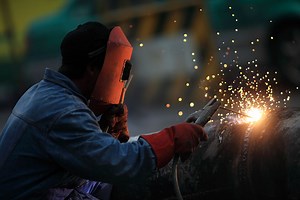 PPE: Eye and Face Protection - Toolbox Talk - eSafety Training