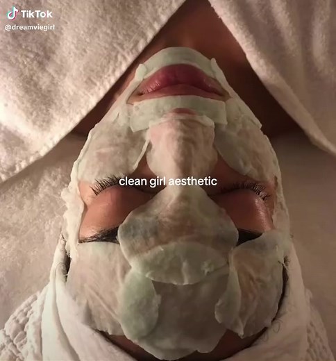 Clean Girl Aesthetic: Embrace the Vibe