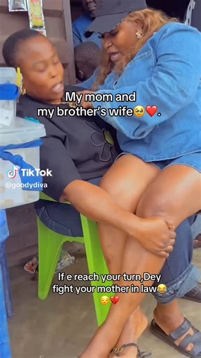 Celebrating Motherhood| A safe place for women | Can you sit on your MIL's legs like this🥰. This shows that they have a healthy relationship. Love it for them. Tt: goodydiva | Instagram