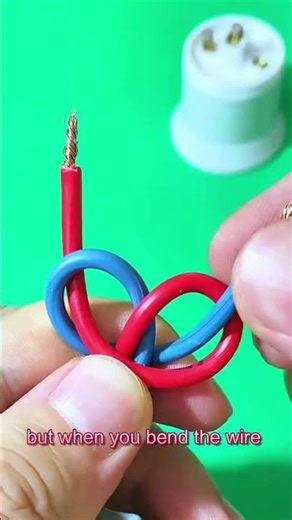 Loose Bulb Holder? Try This Simple Trick #ElectricianTips #BulbHolder #WiringTrick #QuickFix #Shorts