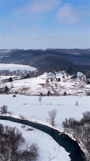 Snow, sunlight, and a steady drift across the valley. #SundayMorningCalm #OldBarnVibes | Old Barn Resort