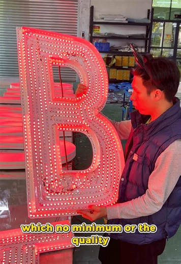 Customize eye-catching illuminated signs for your shop’s storefront.#ledlight #signagemarking #lightbox #signage #signature