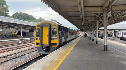 英国北方铁路 class 158/9 轰鸣出站