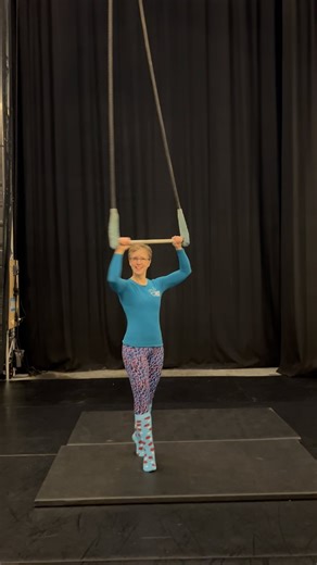 And we’re back! #TrapezeTuesday Amanda has a new sequence for you to try today: Fireman’s pole to Peter Pan, and roll to Candle Stick in the ropes. Dog 🐕 is optional on this one! 😆 Can’t wait to see your attempts, don’t forget to tag us at #trapezetuesday #mahmoves | My Aerial Home