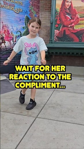 Do NOT Dance at the Disney Descendants Photo Op... or you might get FANS!