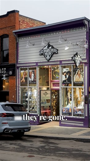 This texture is everything. ✨ Meet the Confetti Collection. We love it because it swaps the standard high-polish look for a sophisticated, matte Satin Finish that makes the gold absolutely glow. The diamonds (rounds, baguettes, and marquise cuts) are flush-set directly into the metal—like scattered confetti. It’s modern, snag-free, and perfect for everyday wear. NEED IT FOR CHRISTMAS? 🎄 You’re in luck. These pieces are In Stock and ready to go. 1️⃣ Online: Order by Monday, Dec 22nd and select U