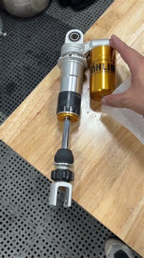 Öhlins Motorcycle Fork Restoration and Repair | TMQ Authorized Öhlins Dealer in Vietnam
