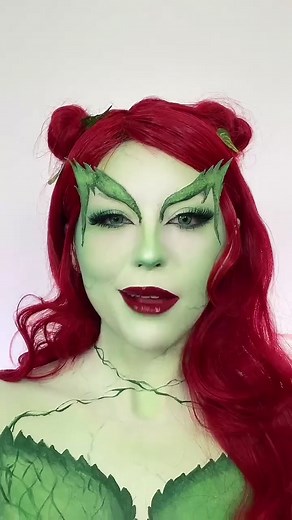 Dramatic Poison Ivy Makeup Tutorial