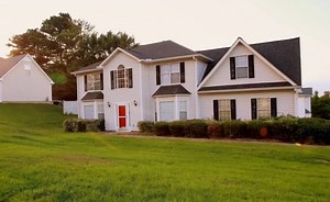 朗 Find a variety of profitable investment properties from the top booming US markets. We put together a list of the homes with the most profit potential so you could share it with friends, family and partners. ➡️ Find deals at www.pacificholdingsgroup.com | Pacific Holdings Group | Facebook