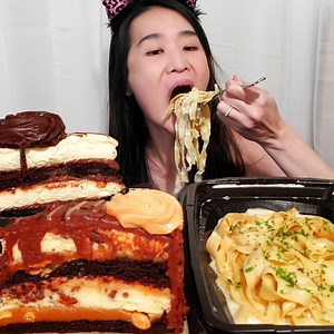 7.4K views · 255 reactions | Cheesecake Factory Mukbang! Eating their creamy Fettuccine Alfredo, Reese's Peanut Butter & Chocolate Fudge Cakes! What's your favorite Cheesecake flavor? #mukbang #asmr #cheesecake #cheesecakefactory #alfredo #noodles #cakelover #cakes #dessert #eating #eatingshow #eatingsounds #chocolatecake | Peggie Neo | Facebook