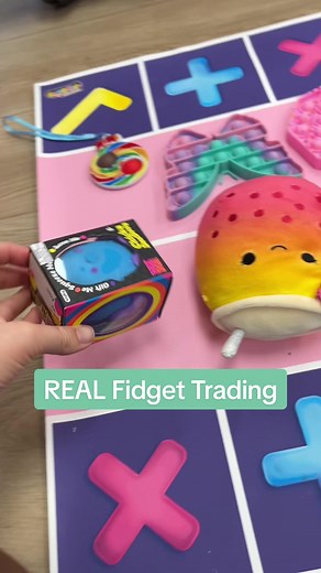 REAL fidget trading at @Fidget Toys Plus 🫶🏻 #fidgettoysplus #mrsbench #mrsbenchfidgets #worldsbiggestfidgettoystore #fidgettrading