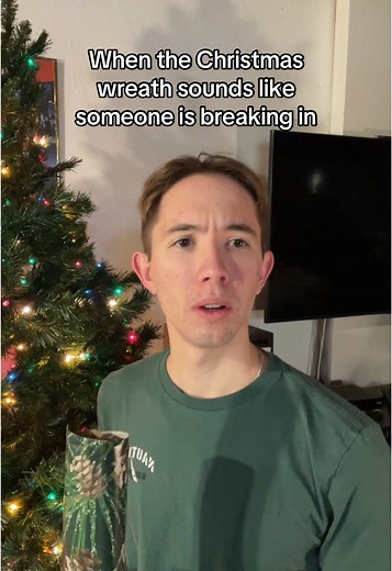 Christmas Wreath Sounds Confuse Everyone