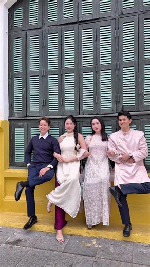 Hẹn 50 Năm Một Cái Nắm Tay Ý Nghĩa