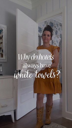 Do you ever wonder why hotels choose luxurious white towels for their guests? What if I told you, you could replicate that same spa-like experience in the comfort of your own home? Comment WHITE TOWELS below to receive a DM with the link to shop this post on my LTK. I found @cariloha towels YEARS ago and have been a big fan! When I opened my short term rentals, I had NO DOUBT these were the towels I wanted to incorporate. We LOVE that they are: *made from bamboo and are eco-friendly. *extremely 
