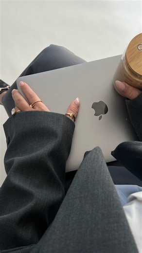 The Productivity Method (TPM) - for busy people with big plans🪐 on Instagram: "The Method Series is live! 💻📥 Say hello to three new courses taken from The Business Method. Pricing starts from just £89, making it even easier to access the methods that work ✔️ Here’s how @devamsha uses The Personal Branding Method to show up for her brand, Financial Hot Girl 💸 What’s inside: ✔️4 in depth classes focused on growing your personal brand strategy, storytelling & growth ✔️Unlimited access to 4 of G