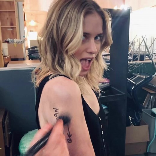 Elizabeth Lail as Guinevere Beck: Netflix's You