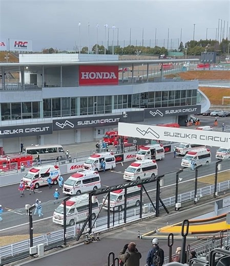 緊急消防援助隊中部ブロック合同訓練にて圧巻の緊急走行入場！長いので一部ですがご覧下さいm(*_ _)m #緊急消防援助隊 #中部ブロック合同訓練 #消防車 #救急車 #緊急走行