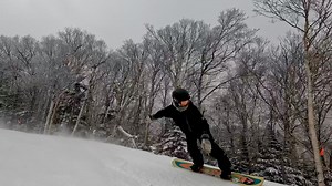 Hot laps & fresh snow on tap for this weekend! We’re tracking a storm that’s expected to hit the Valley Saturday night into Sunday! #thinksnow 📹: GoPro #gopro | Sugarbush Resort