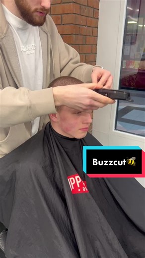 [MATTHEW] Recently switched to a buzz cut for a cleaner look coming into summer☀️ #fyp #skinfade #hairstyle #trim #buzzcut #football #barberclips #barber