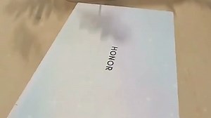 荣耀新机登场，轻薄性能惊艳