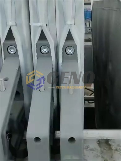 Реальная работа на объекте — автоматический быстрoоткрывающийся камерный фильтр-пресс Высокая влажность осадка, долгие циклы фильтрации и высокая стоимость эксплуатации? Именно эти проблемы чаще всего тормозят проекты по обезвоживанию. На видео — полностью автоматический камерный фильтр-пресс с быстрым открыванием, работающий на реальном объекте. ✔ Быстрое открывание плит — сокращение времени цикла ✔ Стабильная высоконапорная фильтрация ✔ Автоматическая выгрузка кека — меньше ручного труда ✔ Над