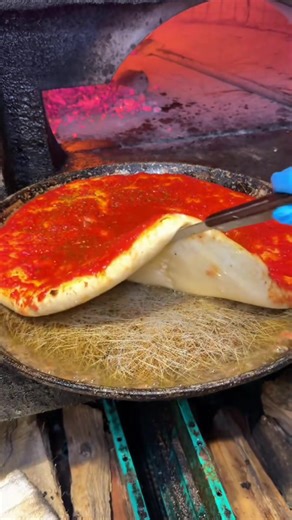 This pizza has more cheese than my last relationship. Would you dare to finish a whole slice? | Chefclub Network