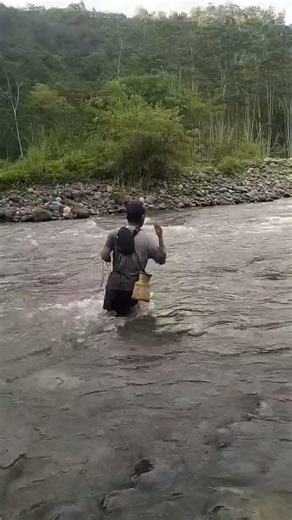 how to catch fish using traditional tools