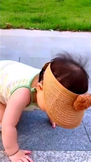 Teach Your Baby to Walk Safely with This Genius Harness #babygenius #labbaby #babycarriage #pram