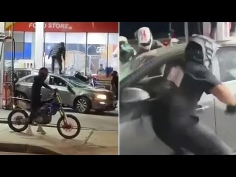 ROAD RAGE CHAOS! 🚗💨 Car Rams Motorbike Group in Sydney & Gets Swarmed | Dramatic Footage