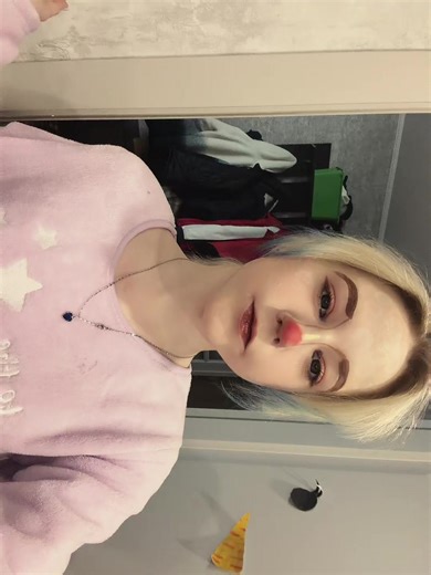 Video's van viktorina (@xywwqerr) met оригинальный звук - 𝓱𝓸𝓻𝓮𝓿𝓪