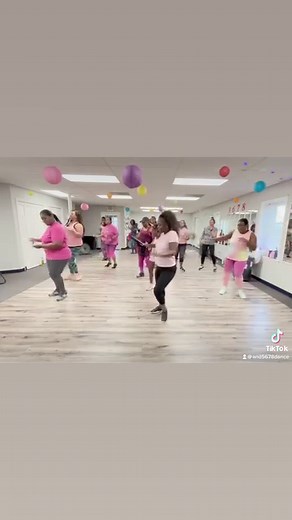 Jump up in the middle….leaaan to the right…leaaan to the left! #WearPink #easydance #linedance | And 5678 Line Dance