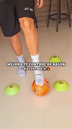 J'MS on Instagram: "5 ejercicios de fútbol para mejorar el control de balón ⚽️🔥 Guarda y práctica ✅️ #futbol #futbolista #skills"
