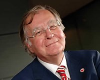 Huub Oosterhuis - Licht dat ons aanstoot songtekst