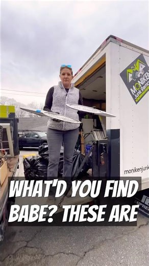 “Junk Removal Find of the Day: 1957 Chevy Emblems! 🤩”