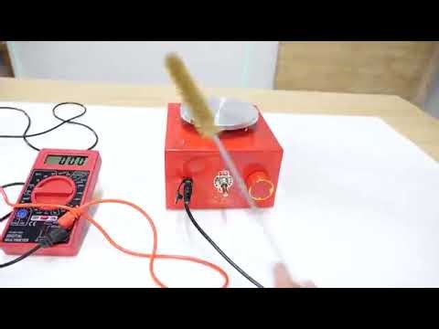 ⚡ The Faraday Machine in Action: Turning Motion into Electricity