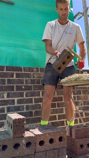 25K views · 372 reactions | 75.How To Lay Bricks tricks For Beginners Using a line 隣隣隣隣#brickhouse #bricks | Bricklayer | Facebook