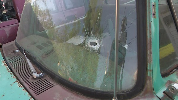 Officer critically injured in South Houston shooting, suspect dead, police say
