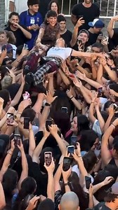 401K views · 6.7K reactions |  Lali Espósito revolucionó el centro porteño en un auto descapotable y las redes sociales.  Con un megáfono y a los gritos por las calles de Puerto Madero y la Ciudad de Buenos Aires, Lali anunció la salida de su nuevo tema llamado "No me importa". La particularidad es que el videoclip de "No me importa" se grabará también en las calles junto a la participación de los presentes que se quieran sumar.  | Uno Santa Fe | Facebook