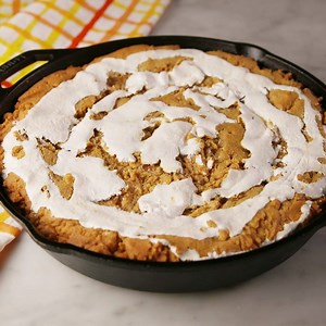 This giant Fluffernutter swirl cookie is basically heaven in a skillet. 😍 Get the full recipe via Delish: http://ghkp.us/1zePLGg | Good Housekeeping