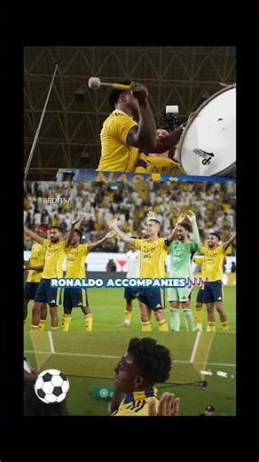 RONALDO accompanies🎶🎶🐐#ronaldo #cristianoronaldo #alnassr #footballshorts #socceredit #viral