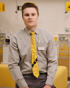 Wir sind in den Postfilialen auch weiterhin für euch da! 🕛 Paket abgeben, Smartphone besorgen oder einfach Bankgeschäfte erledigen. Mit unserer bank99, der neuen Bank der Post. 💶🏤 Mehr unter post.at/bank #Weilswirklichwichtigist | Österreichische Post AG