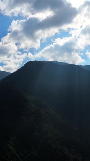 Gunung Tertinggi di Sulawesi 🔥⛰️ Gunung Latimojong selama musim hujan ⛈️ #latimojong #sulawesiselatan #hikingadventures #indonesia | Kristian Hansen