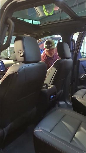 2024 Chevrolet Traverse Interior Hands-On