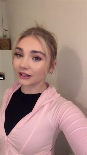 Good Night Kisses: Sweet Moments to Cherish