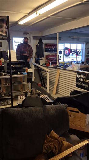 Three Big Gulps deep, a long drive behind him, and Big Hoss still pulls up for guitar lessons like nothing happened. Late. Shaky. Questionable life choices. Some journeys cost more than gas ⛽🎸 #BigHoss #LongDrive #GuitarLessons #ComedyTok #MusicTok GuitarTok ShopLife BigGulpEnergy RoadTripGoneWrong SmallTownComedy FrazzellGuitars WhenYouKnowYouKnow ChaosEnergy | Frazzell Guitars