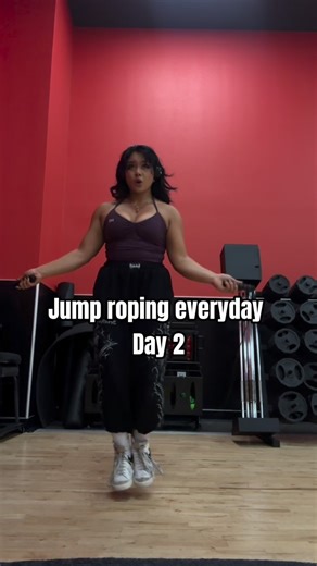 Elle 🍉 on Instagram: "Told myself I’d get into cardio so now there’s no excuses 😭❤️😛 @breathedivinity @breathedivinityred drop is TODAY at 8 pm plz use code GUPPY MUAH #gym #fitness #motivation #workout #training"