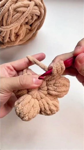 Crochet cluster stitches flower